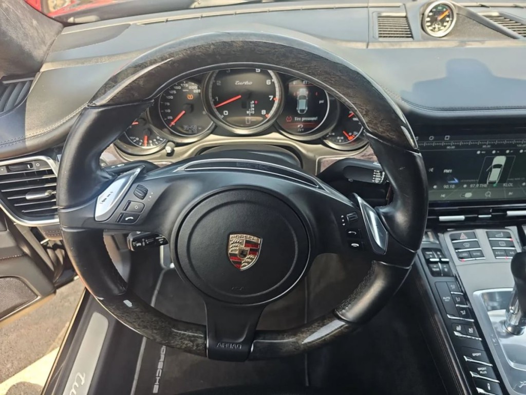 2014 Porsche Panamera Image 5