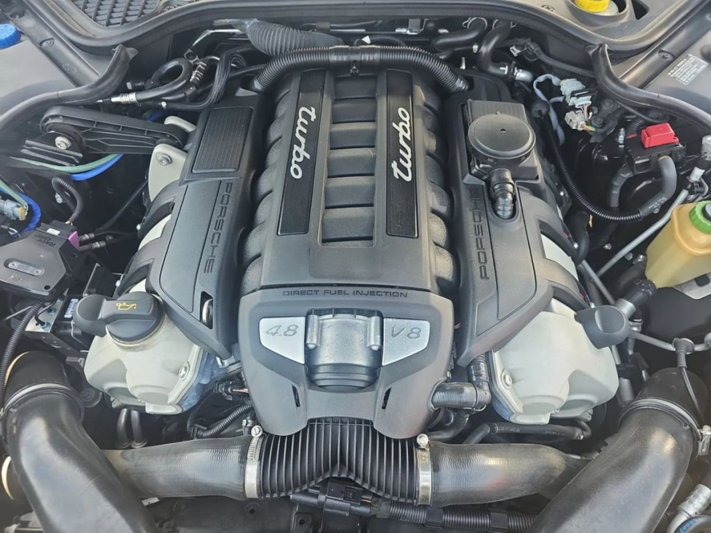 2014 Porsche Panamera Image 9