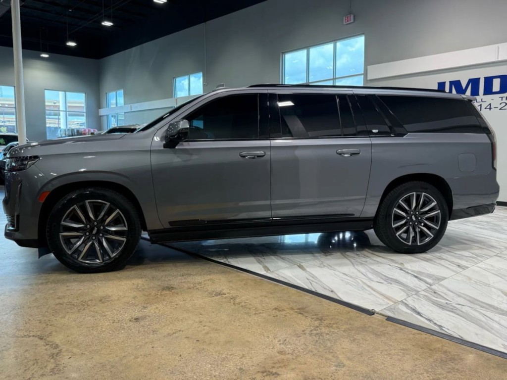 2021 Cadillac Escalade Image 9