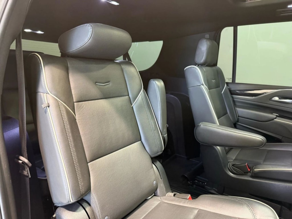 2021 Cadillac Escalade Image 32
