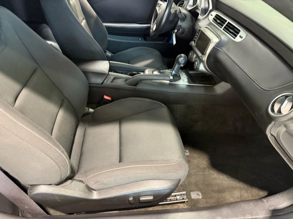 2013 Chevrolet Camaro Image 25
