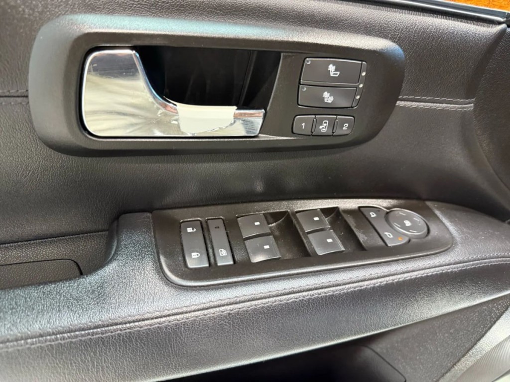 2008 Cadillac SRX Image 11