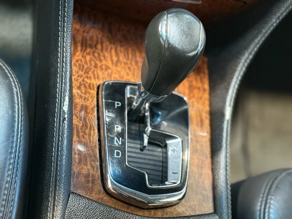 2008 Cadillac SRX Image 17