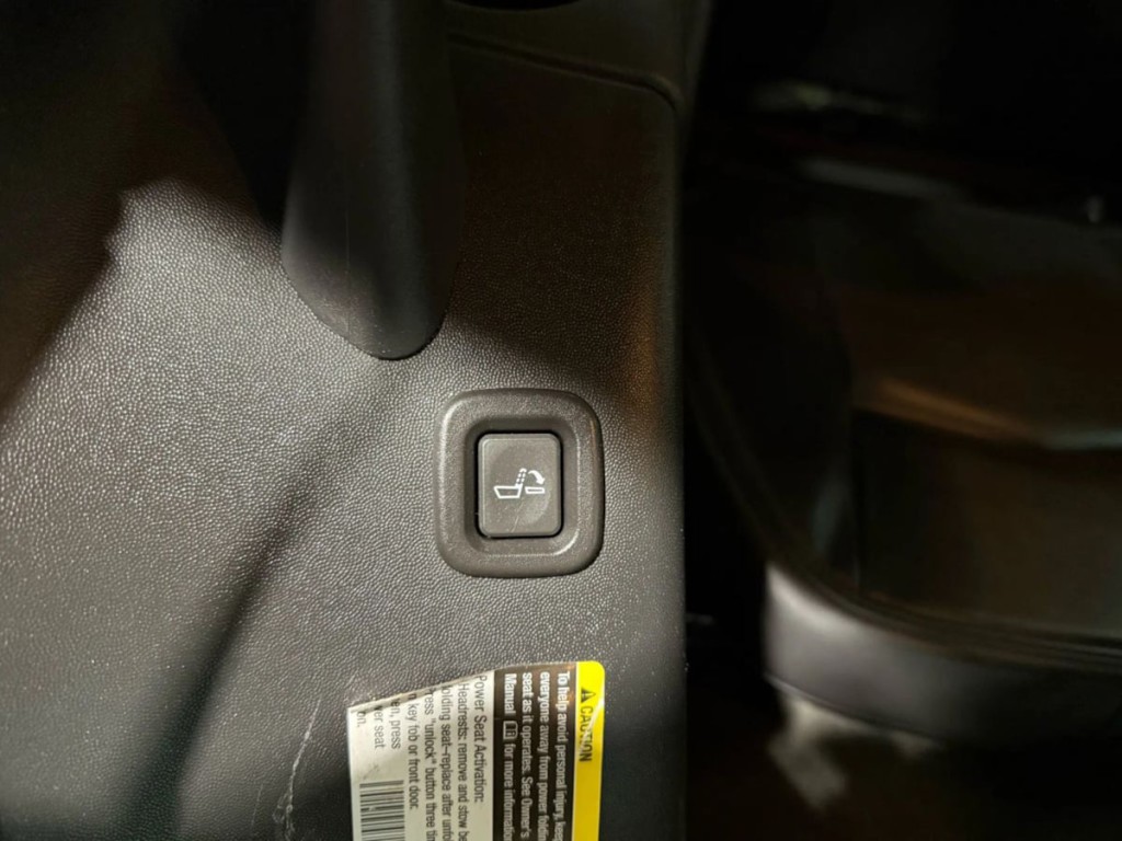 2008 Cadillac SRX Image 32