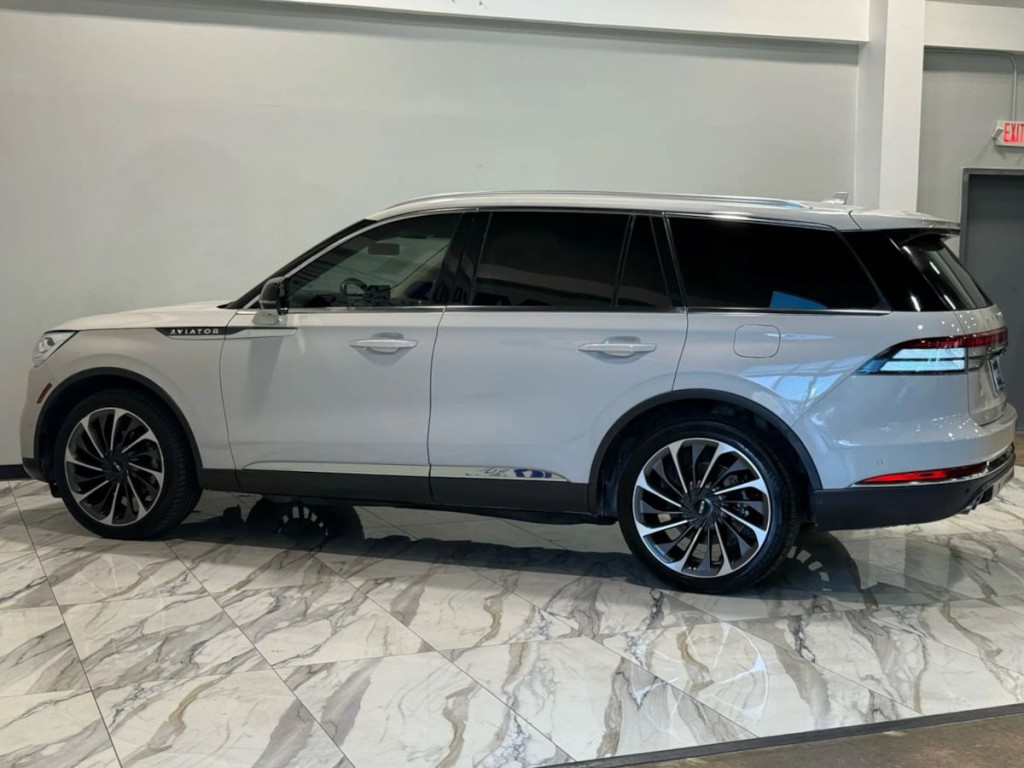 2020 Lincoln Aviator Image 9