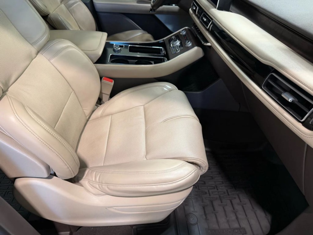 2020 Lincoln Aviator Image 30