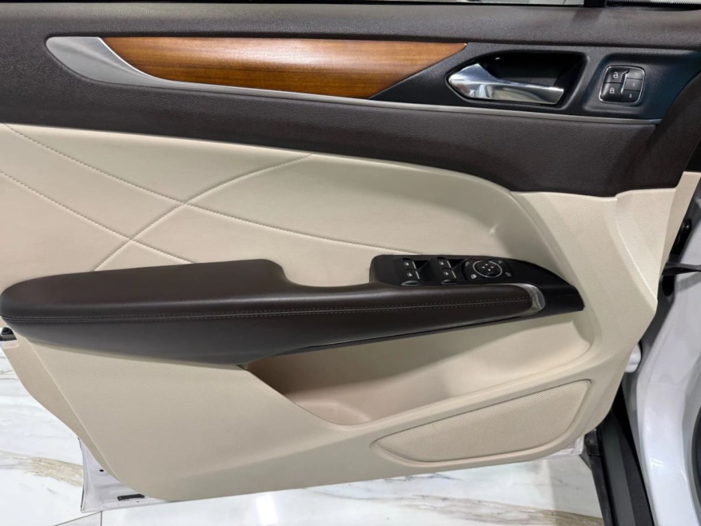2015 Lincoln MKC Image 12