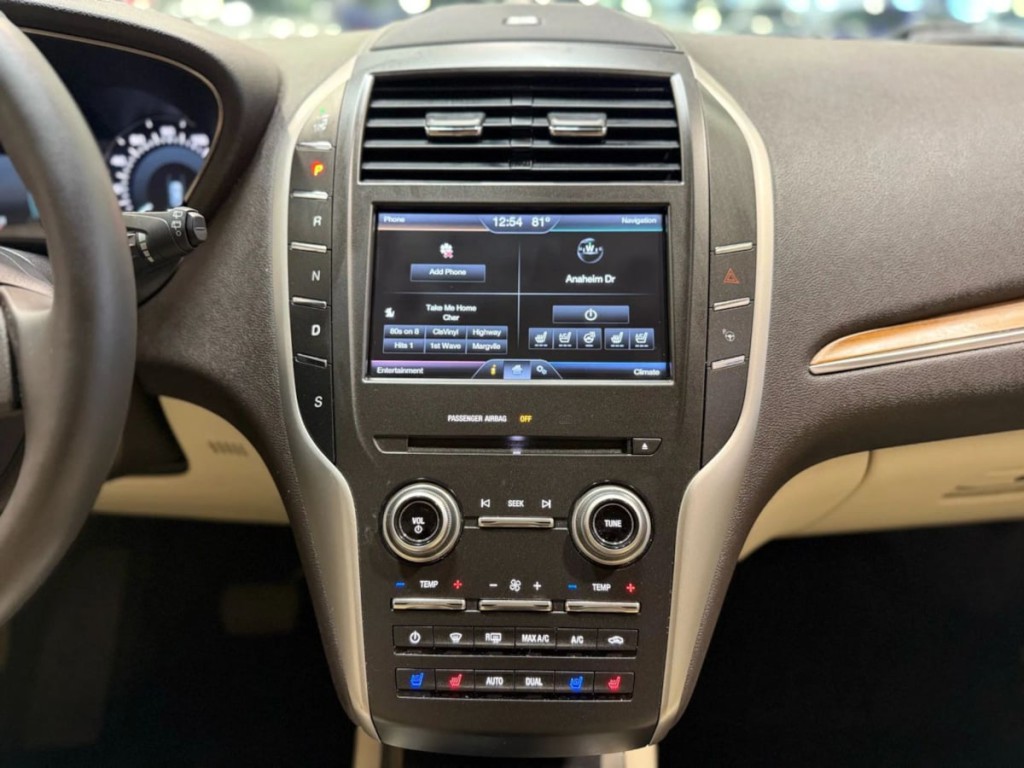 2015 Lincoln MKC Image 16