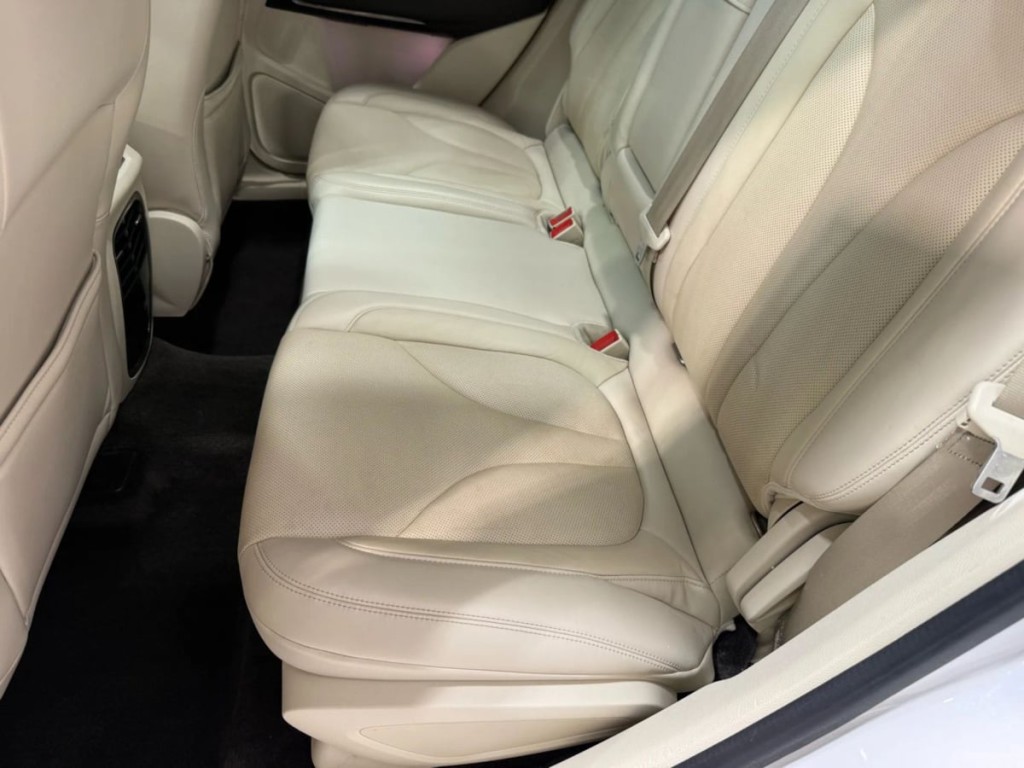 2015 Lincoln MKC Image 25