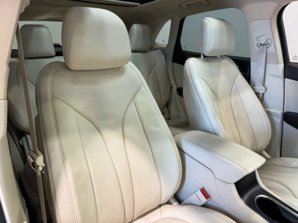 2015 Lincoln MKC Image 29