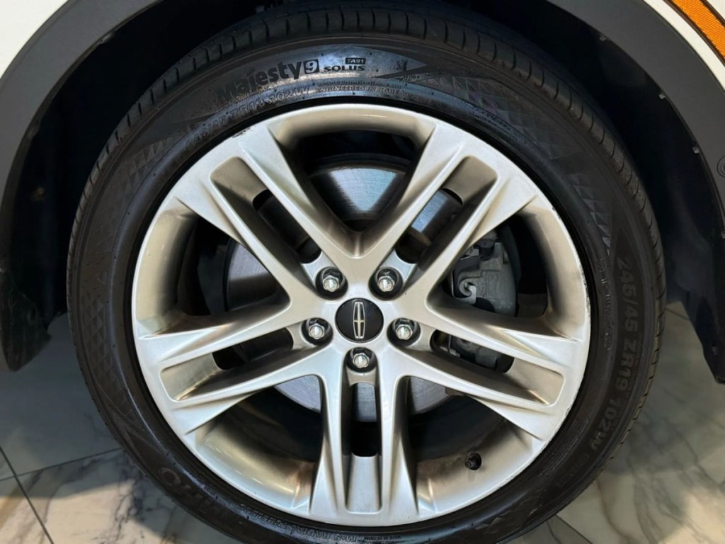 2015 Lincoln MKC Image 35