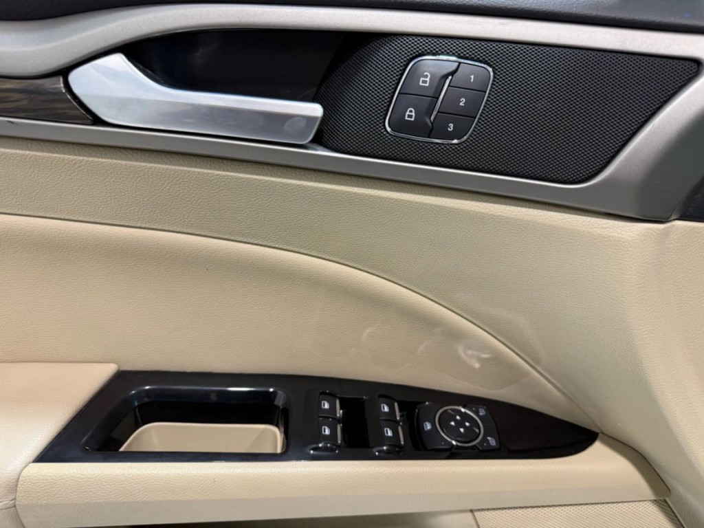 2014 Ford Fusion Image 12