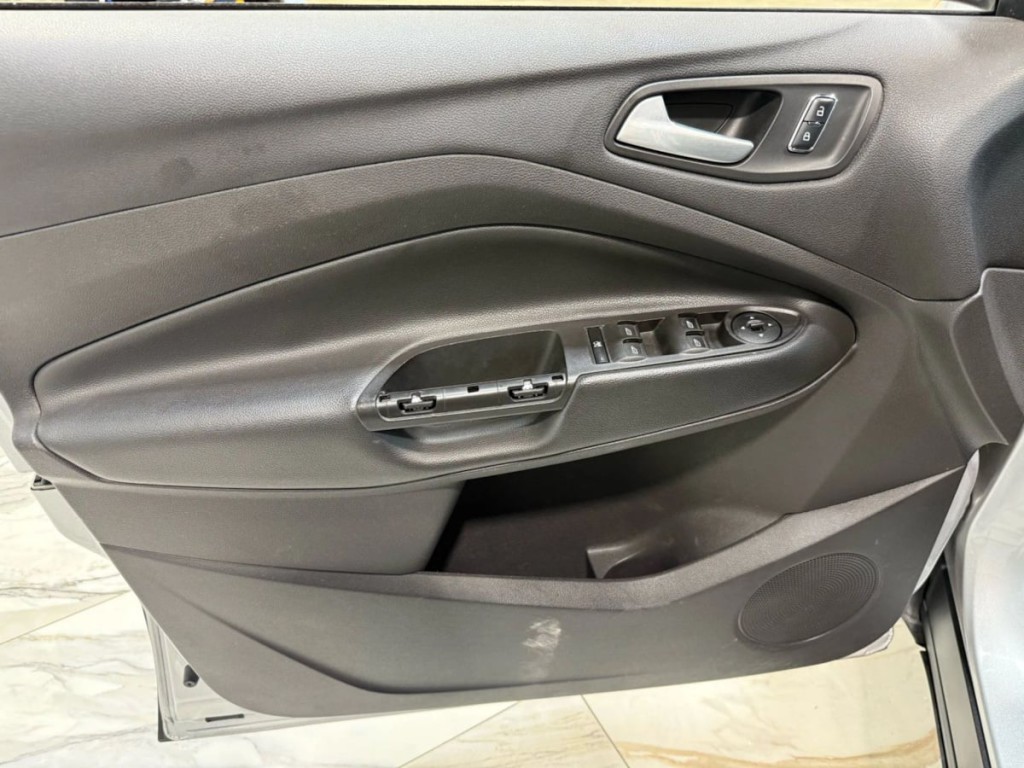 2015 Ford Escape Image 10