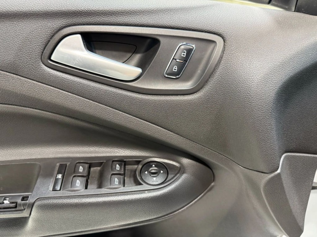 2015 Ford Escape Image 11
