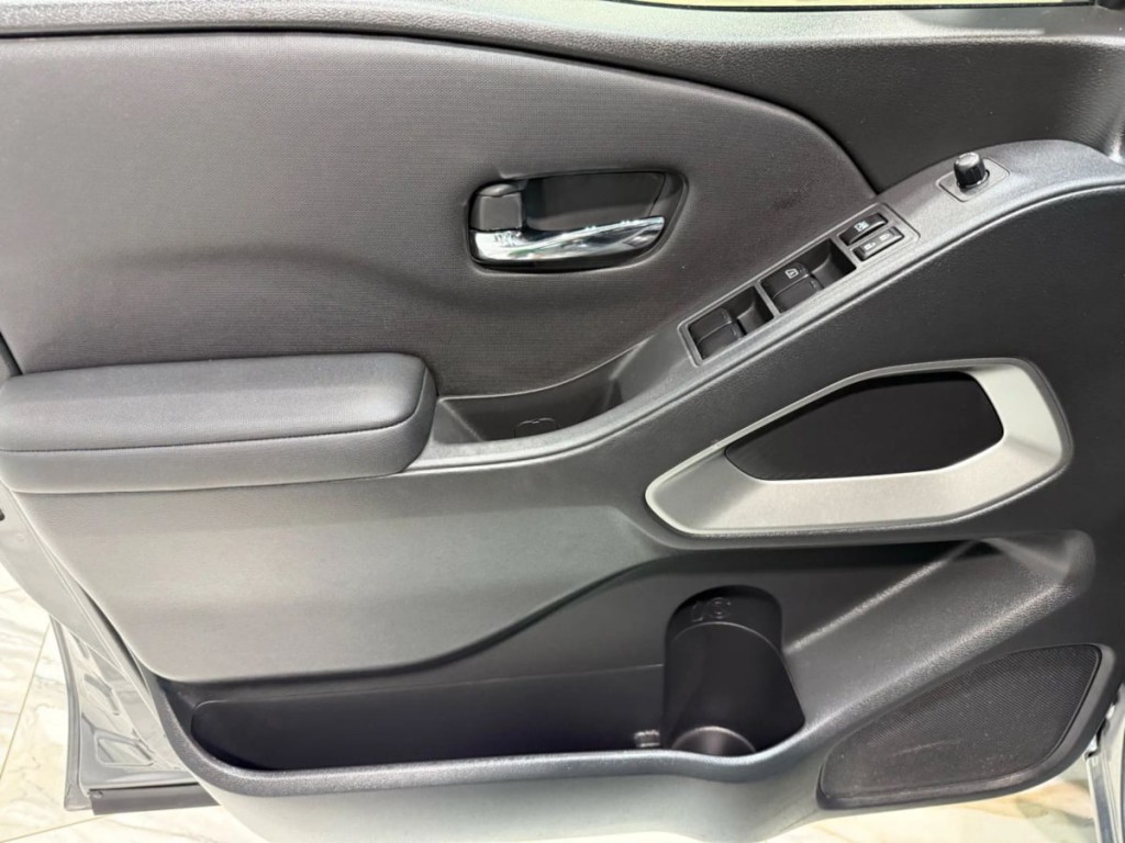 2024 Nissan Frontier Image 11