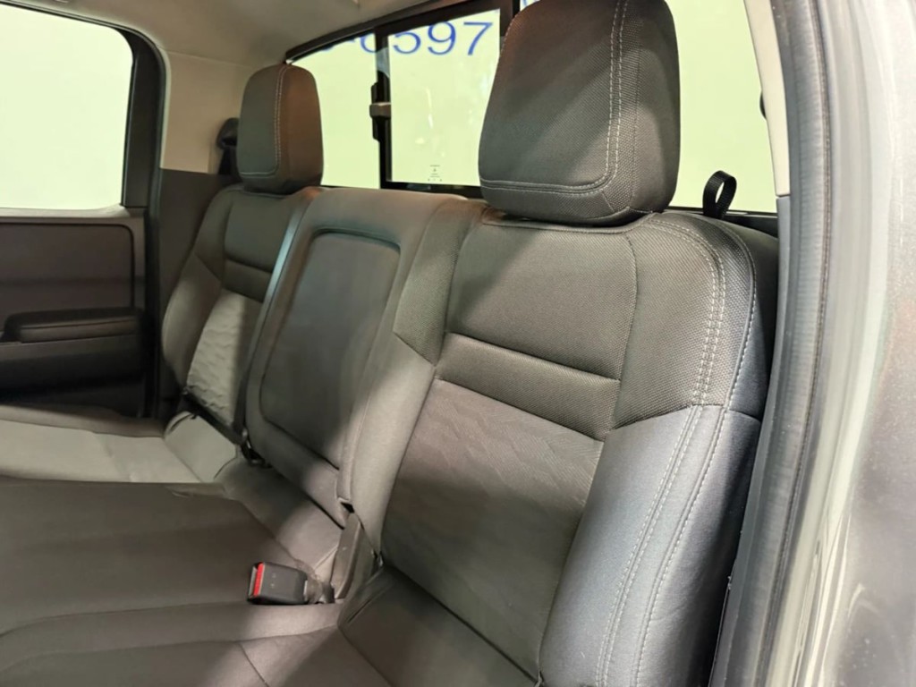 2024 Nissan Frontier Image 27