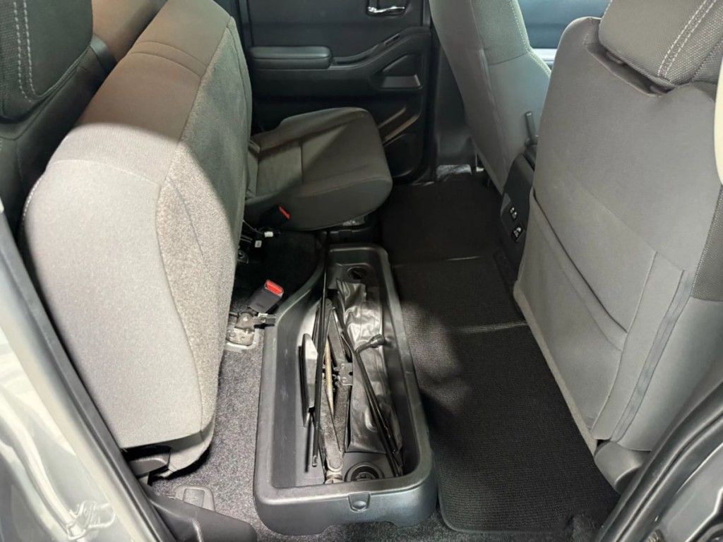 2024 Nissan Frontier Image 35