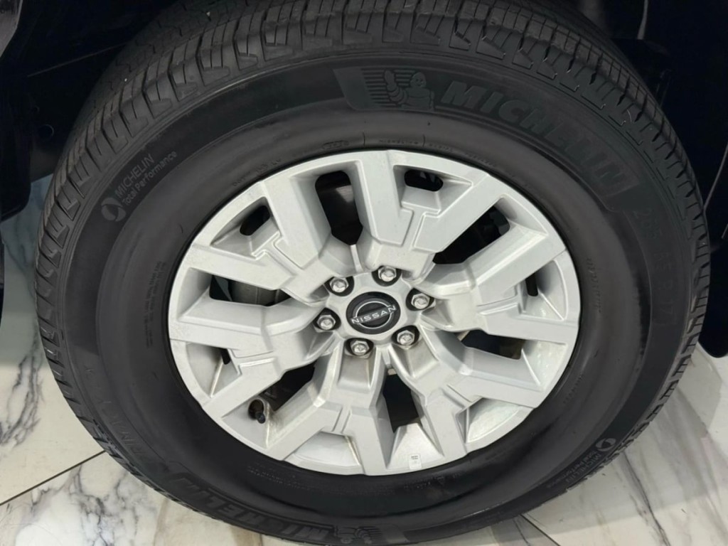 2024 Nissan Frontier Image 37