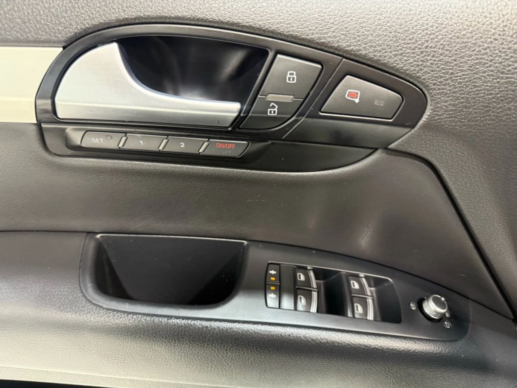 2014 Audi Q7 Image 12