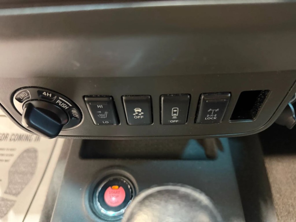 2020 Nissan Frontier Image 20