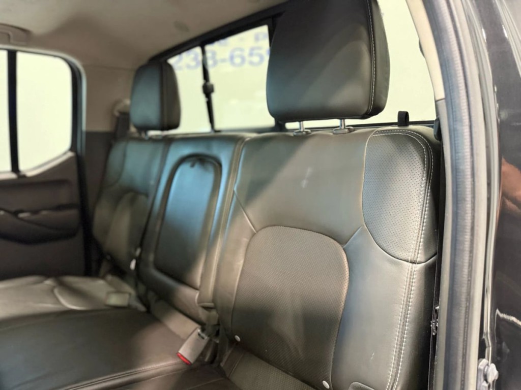 2020 Nissan Frontier Image 25