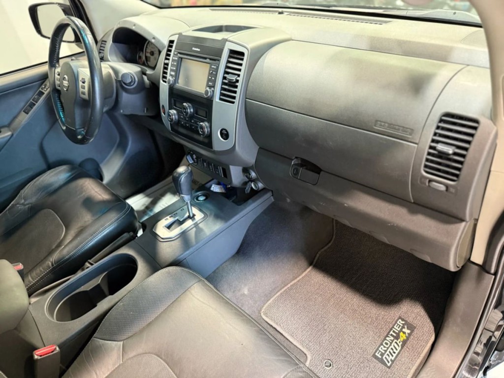 2020 Nissan Frontier Image 26