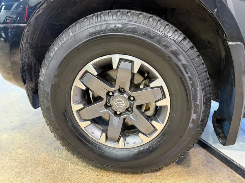 2020 Nissan Frontier Image 32
