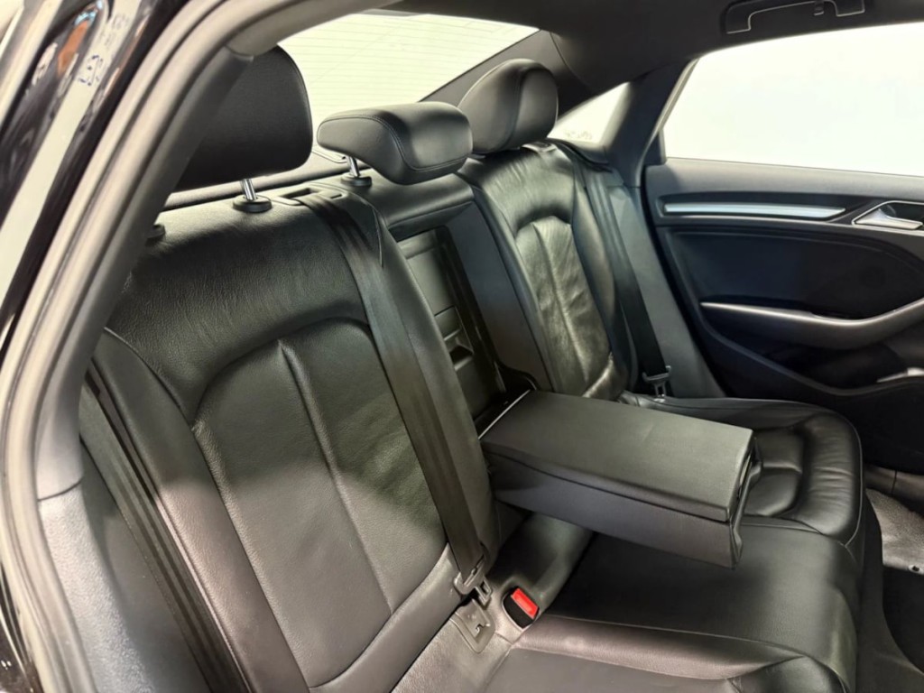2018 Audi A3 Image 30