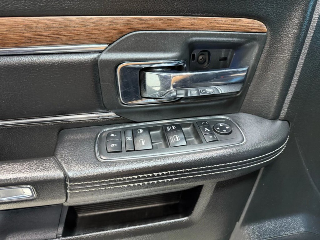 2018 RAM 3500 Image 12