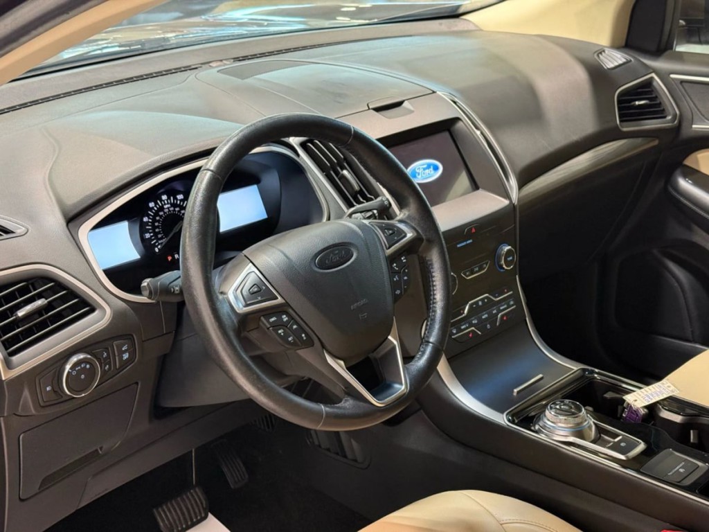 2019 Ford Edge Image 12