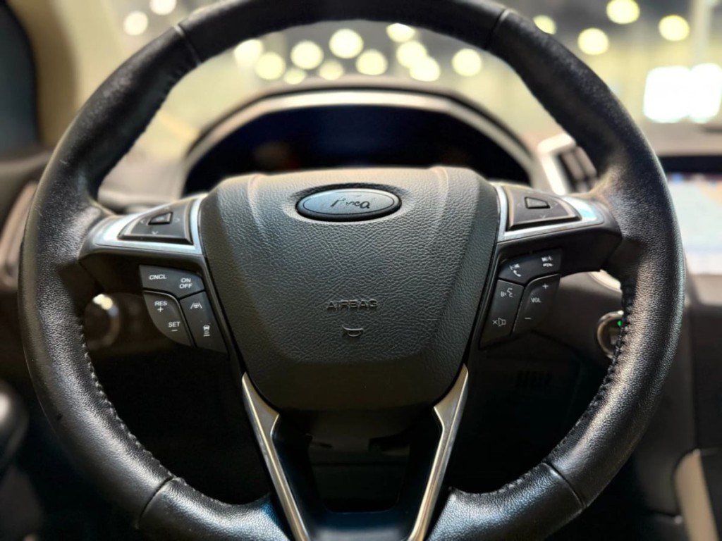 2019 Ford Edge Image 14