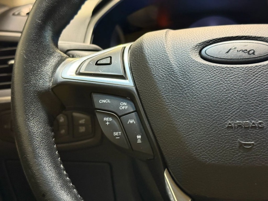2019 Ford Edge Image 15