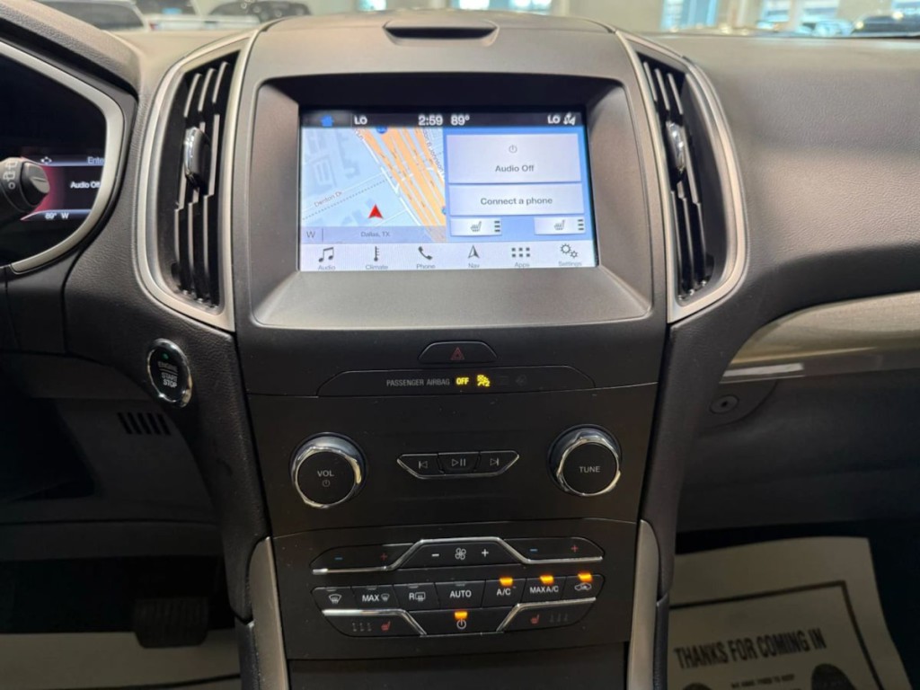 2019 Ford Edge Image 17