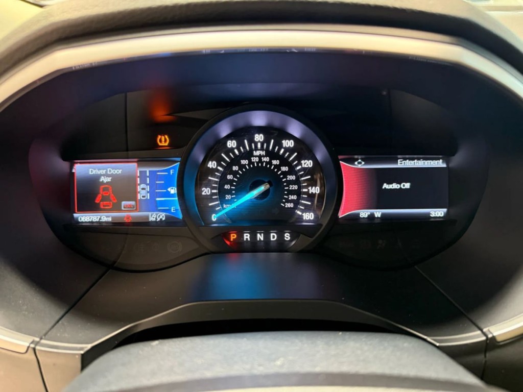 2019 Ford Edge Image 19