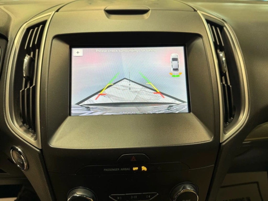 2019 Ford Edge Image 21