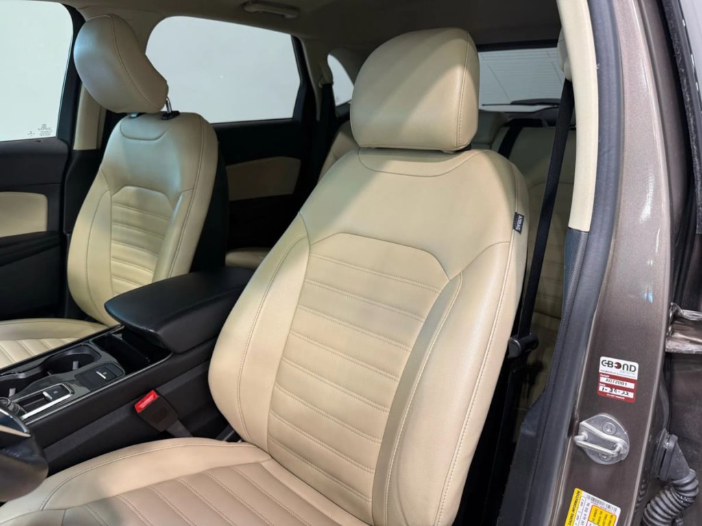 2019 Ford Edge Image 23