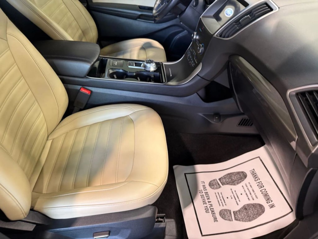 2019 Ford Edge Image 27