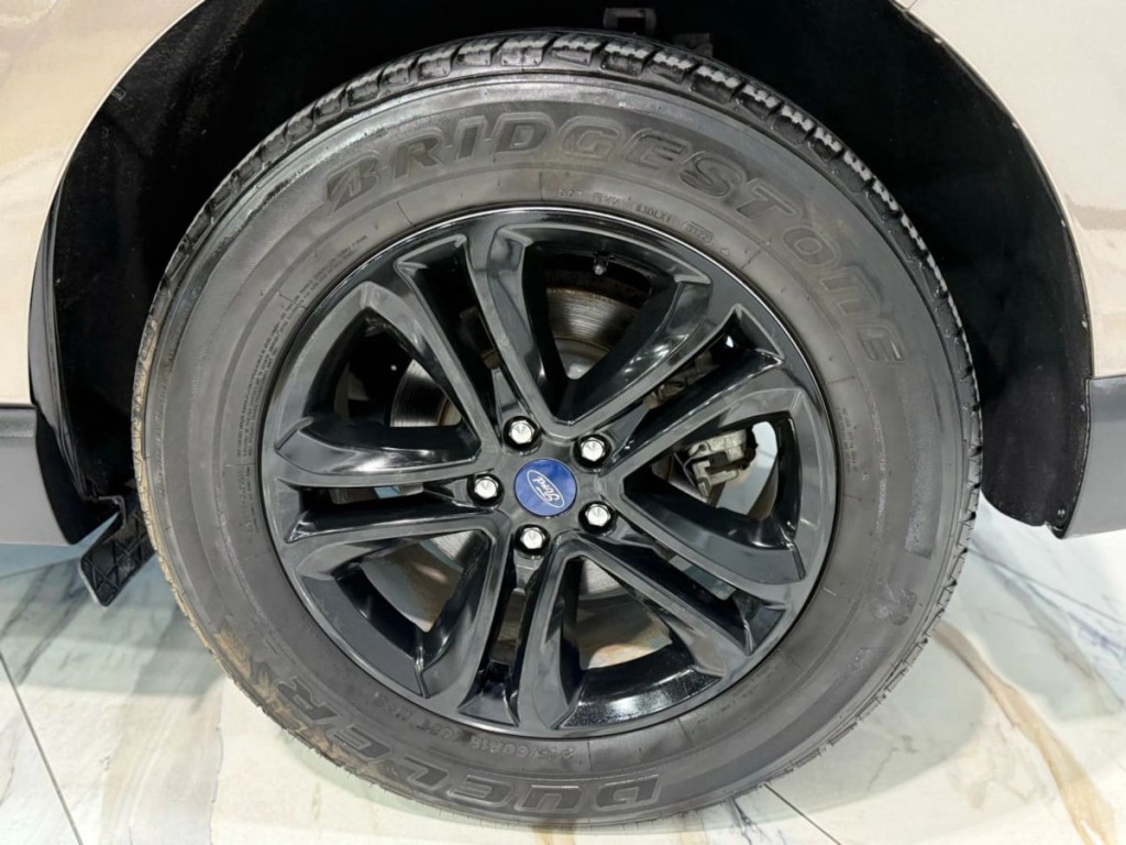 2019 Ford Edge Image 31