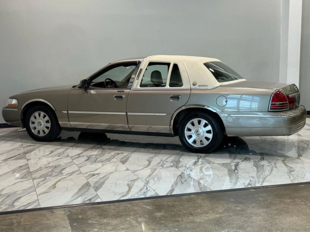 2003 Mercury Grand Marquis Image 9