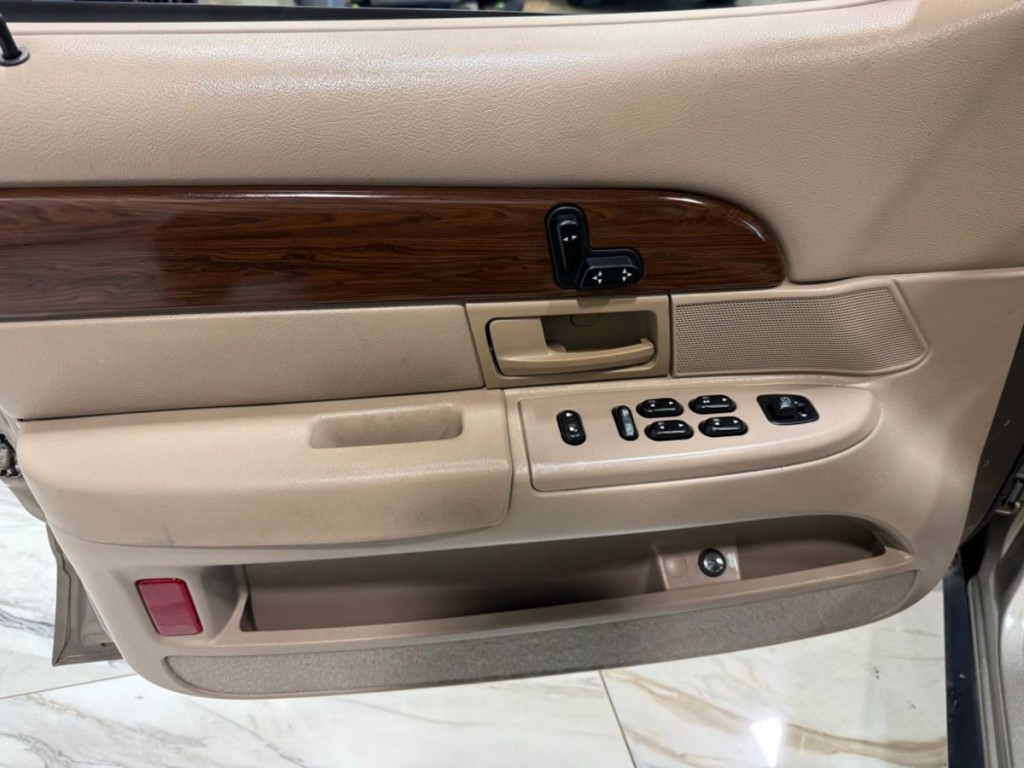 2003 Mercury Grand Marquis Image 10