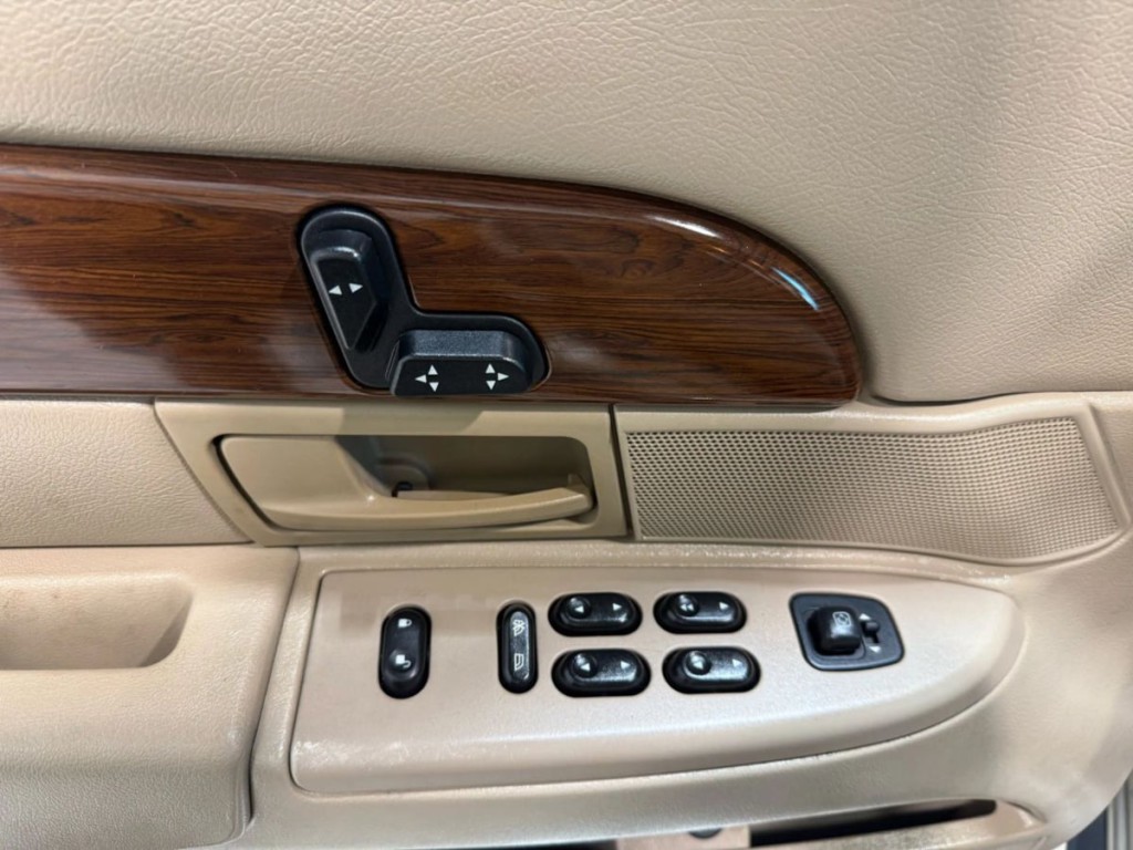 2003 Mercury Grand Marquis Image 11