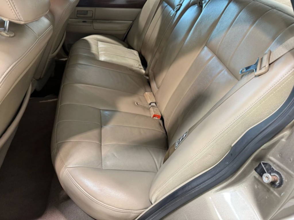 2003 Mercury Grand Marquis Image 22