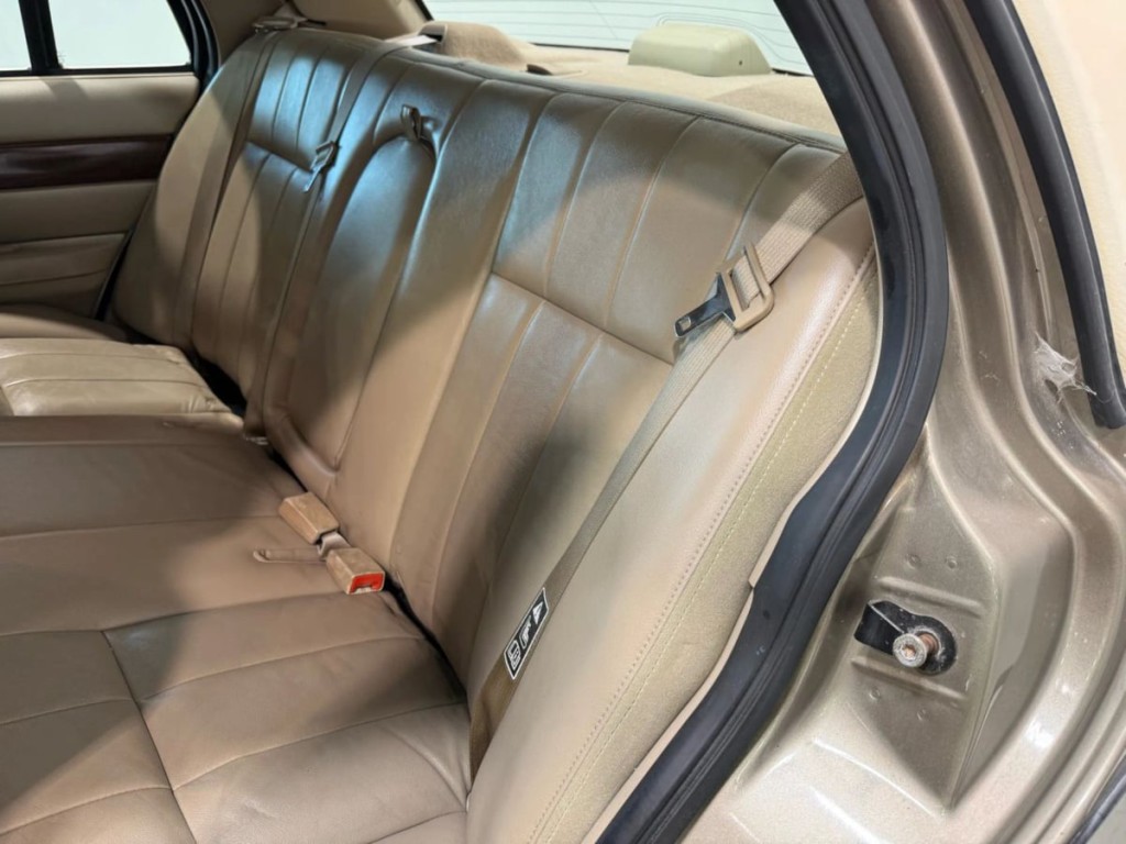 2003 Mercury Grand Marquis Image 23