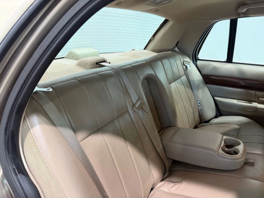 2003 Mercury Grand Marquis Image 28