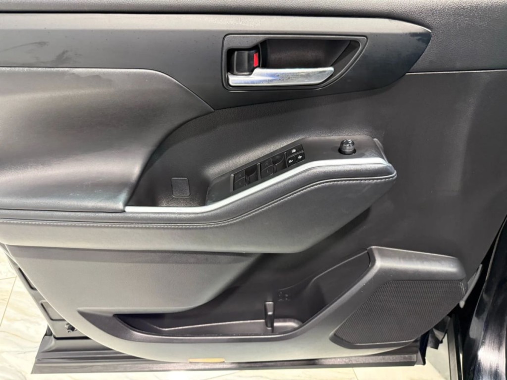 2023 Toyota Highlander Image 11