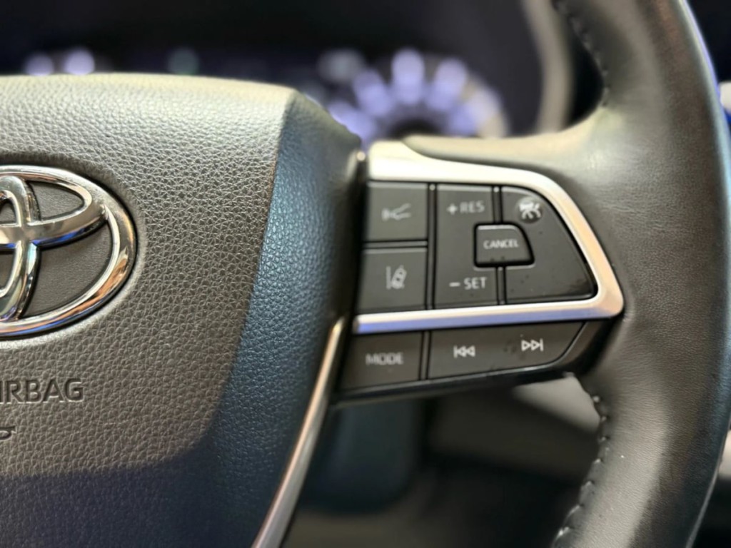 2023 Toyota Highlander Image 16