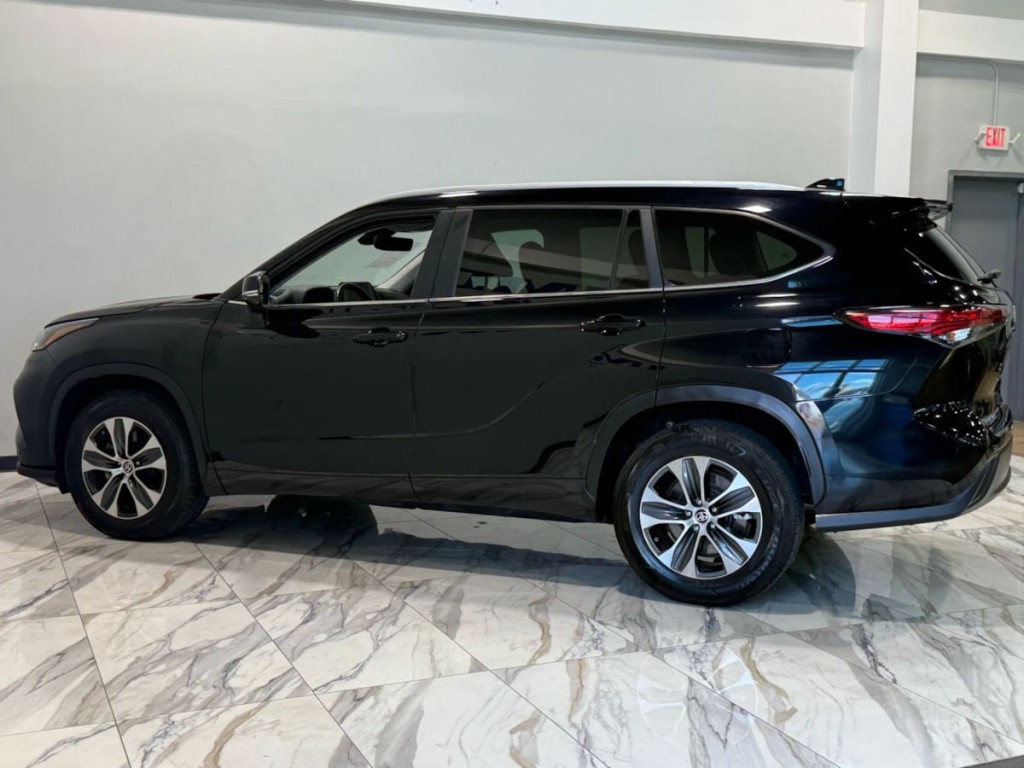 2023 Toyota Highlander Image 8