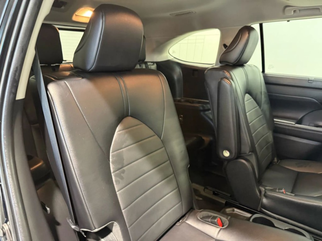2023 Toyota Highlander Image 32