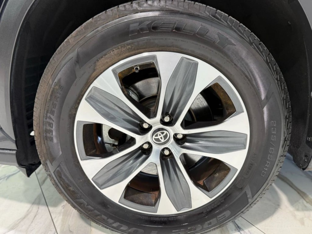 2023 Toyota Highlander Image 38