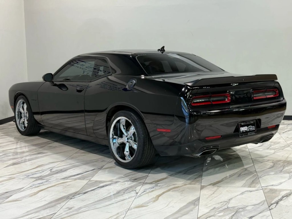 2021 Dodge Challenger Image 8